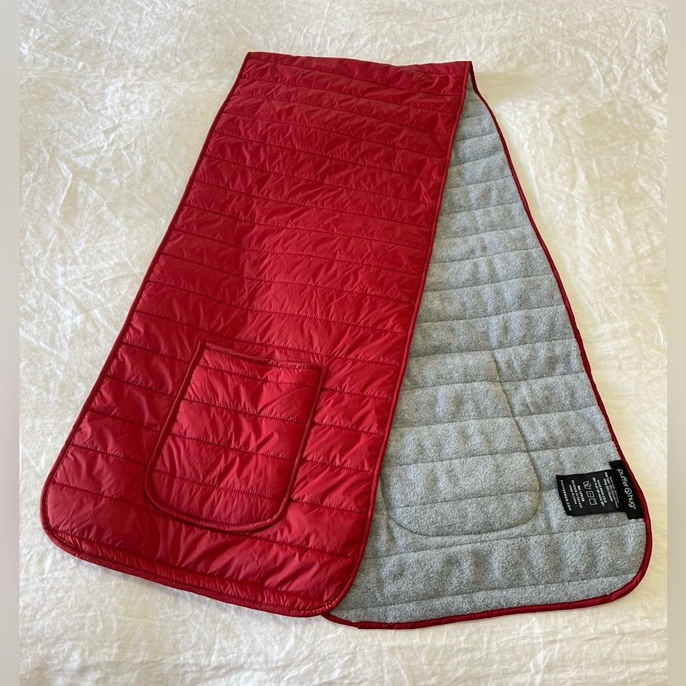 Puffer Hug | The Original Puffer Scarf | Red Gray | With Pockets Unisex EUC